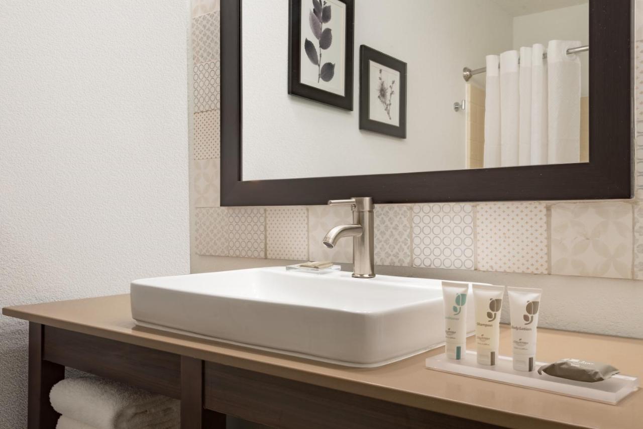 Country Inn & Suites By Radisson, Pella, Ia Ngoại thất bức ảnh