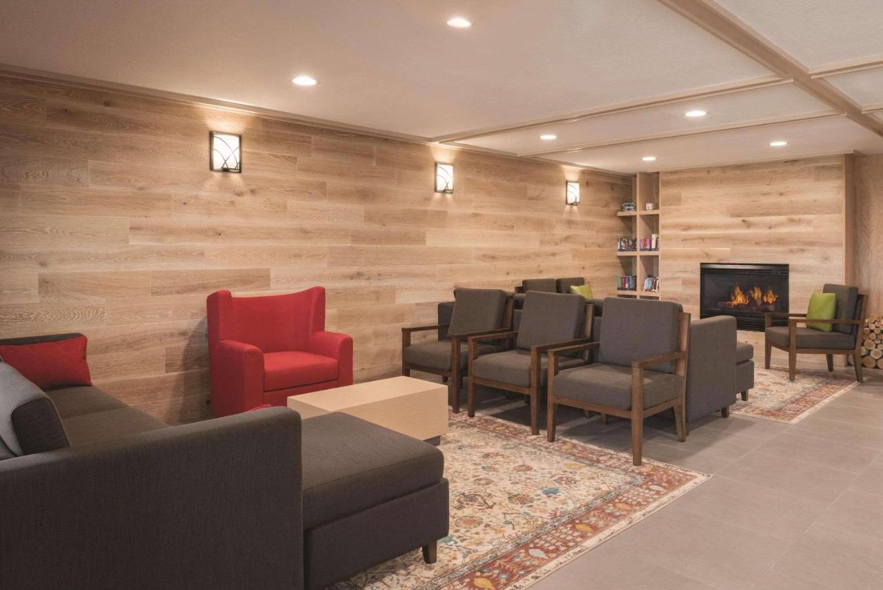 Country Inn & Suites By Radisson, Pella, Ia Ngoại thất bức ảnh